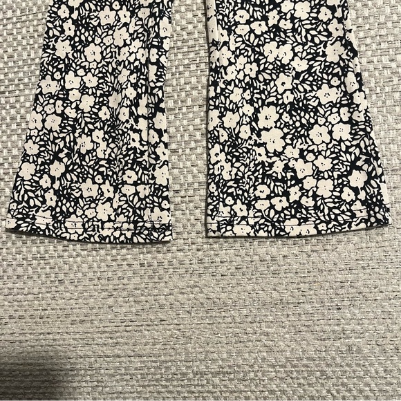 Girls Size 2T DKNY 2-Piece Chenille Sweater & Leggings / Pants Set Outfit - Picture 8 of 8